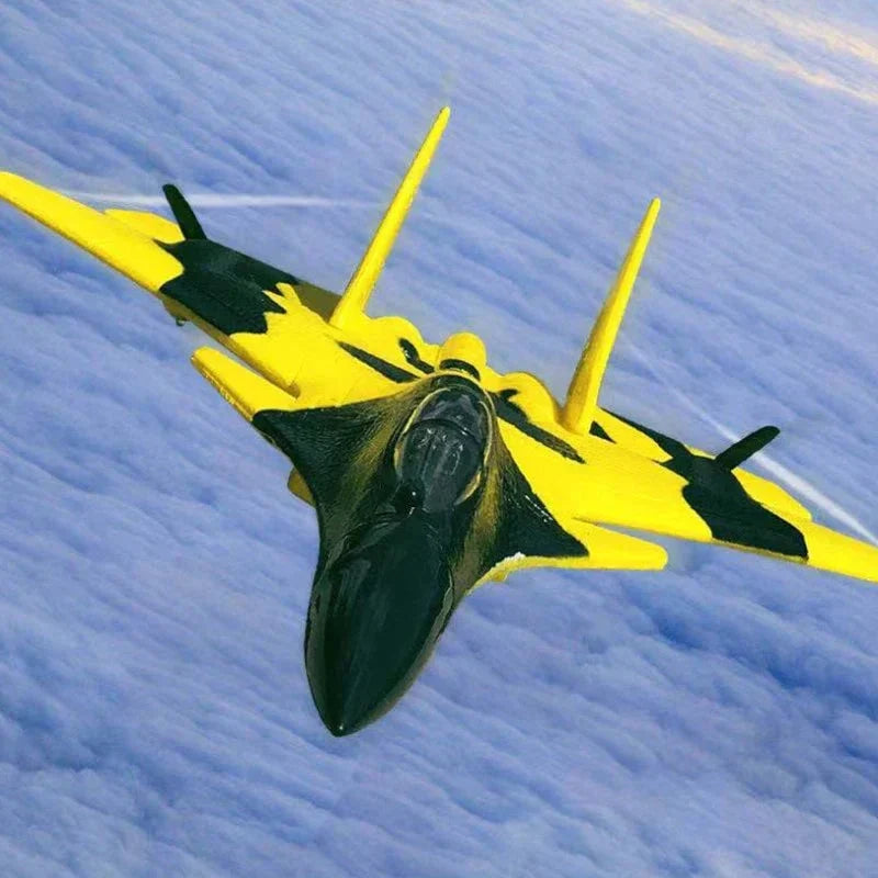 Avión de combate a control remoto
