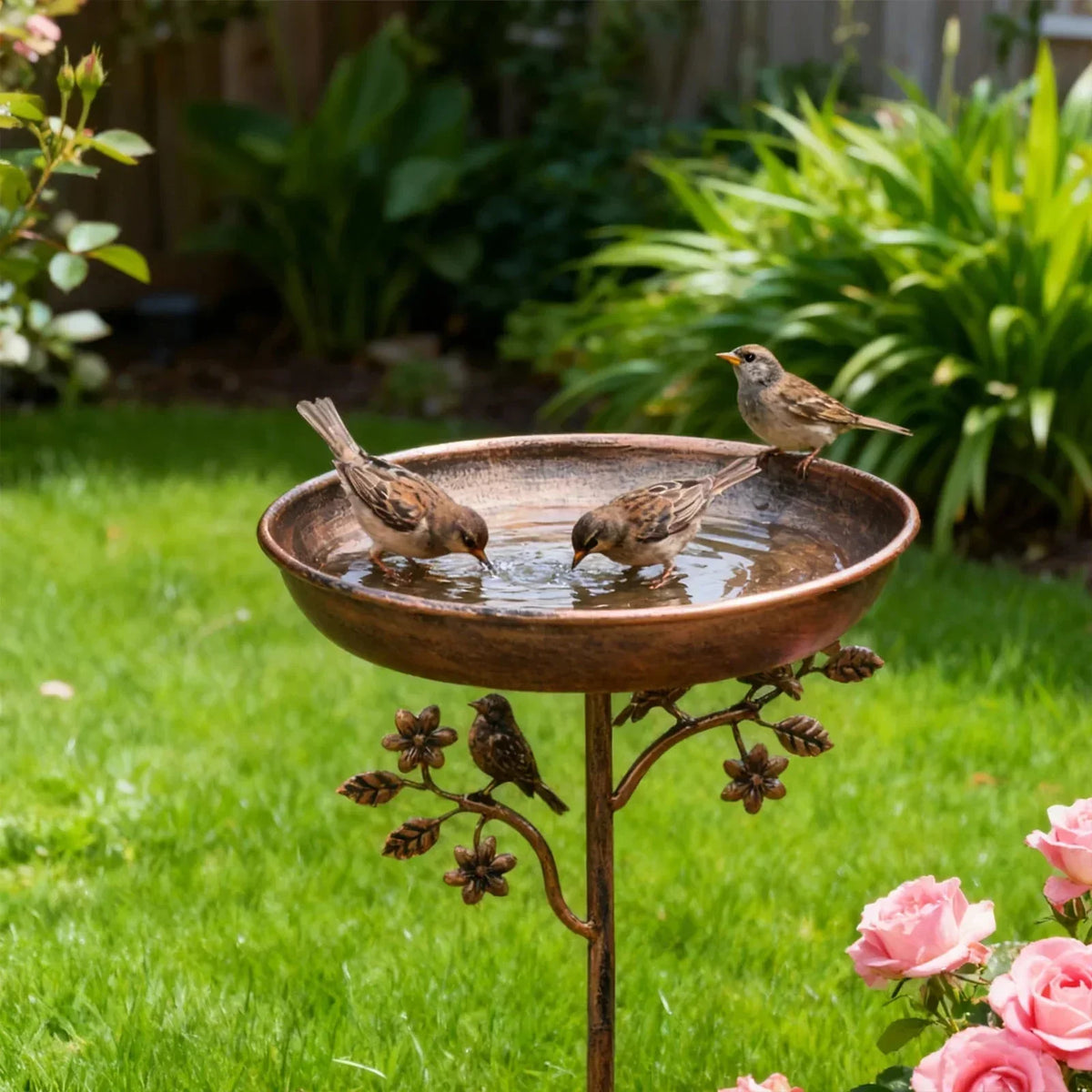 Bebedero para pájaros de jardín con cuenco decorativo y estaca estable