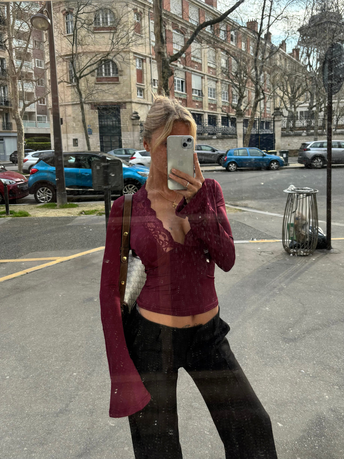 Blusa de manga larga para mujer con detalle de encaje