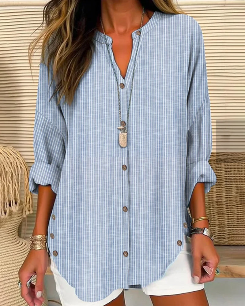 Blusa de mujer a rayas con botonadura