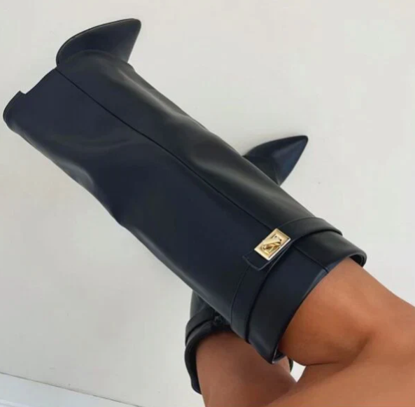 Botas altas de lujo con solapa y tacón de bloque
