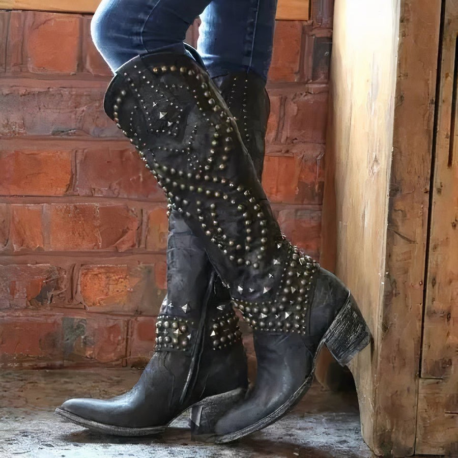 Botas camperas altas hasta la rodilla con tachuelas