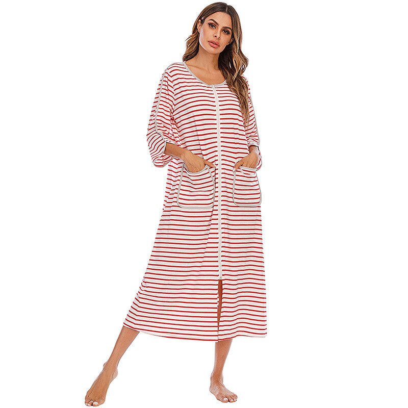 Camisón cálido con cremallera y capucha
