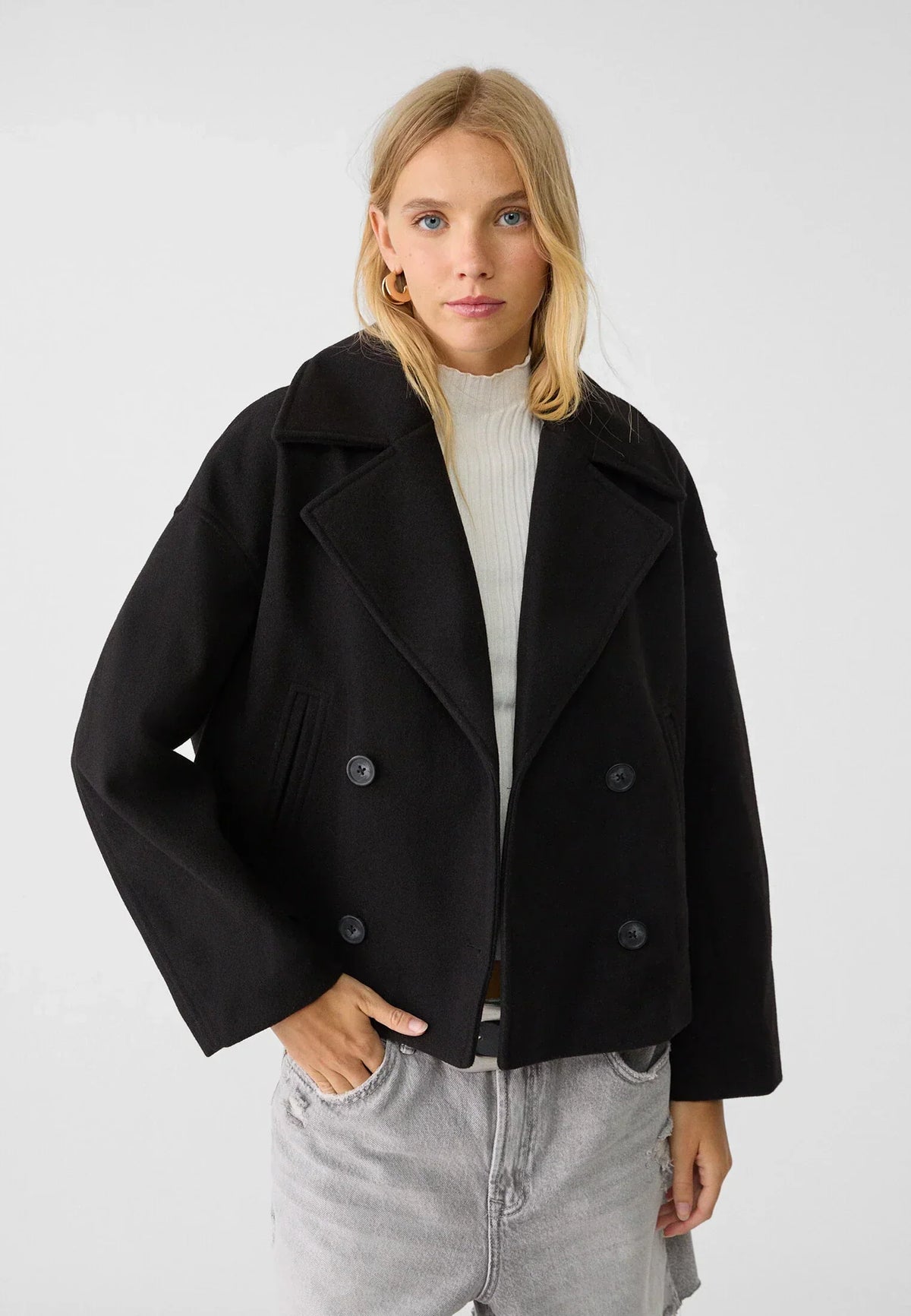 Chaqueta corta cruzada chic - Elegante y atemporal