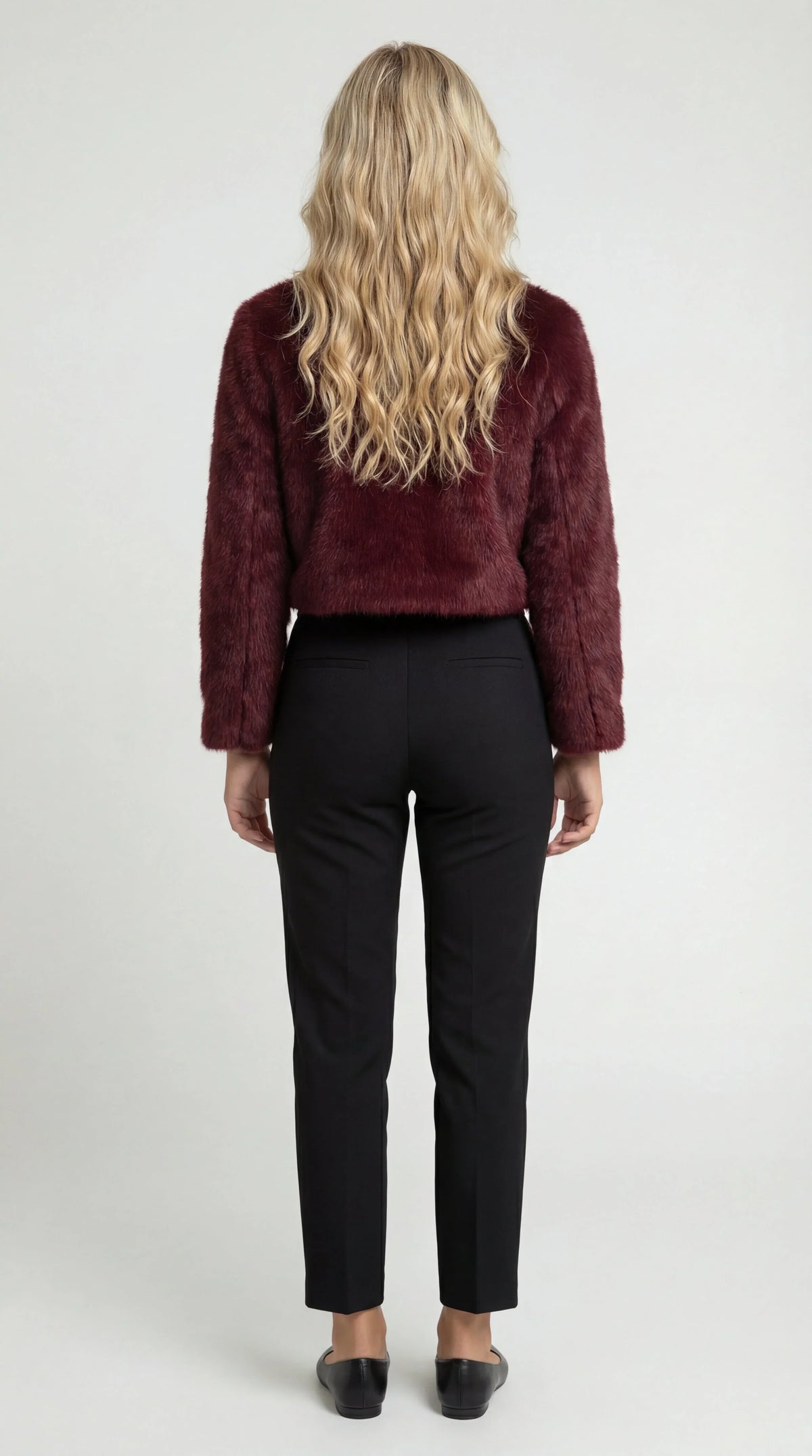 Chaqueta corta de pelo sintético suave con cuello redondo y corte recto para mujer