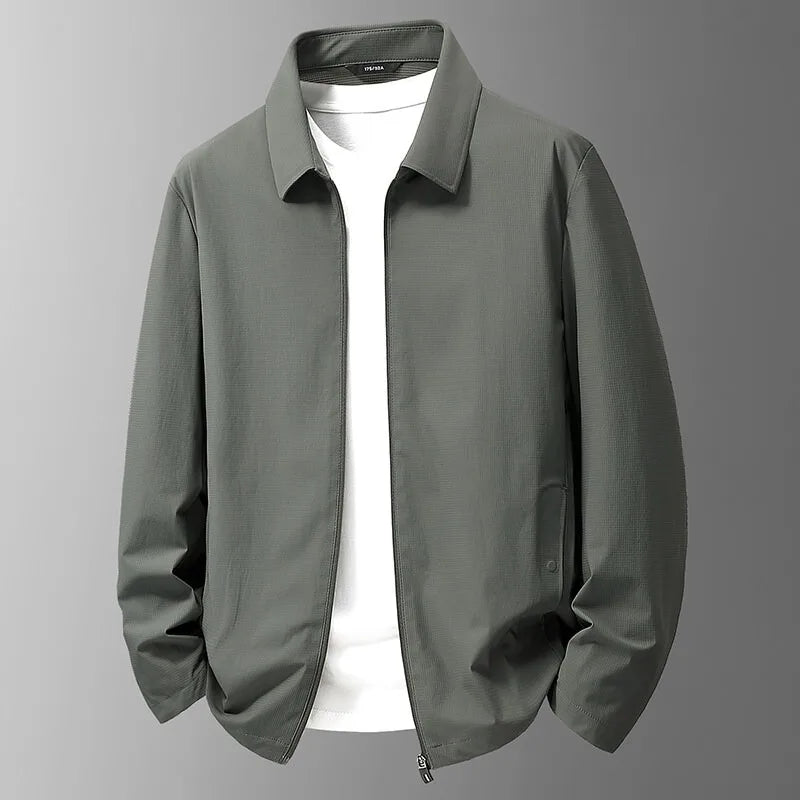 Chaqueta técnica ligera e impermeable