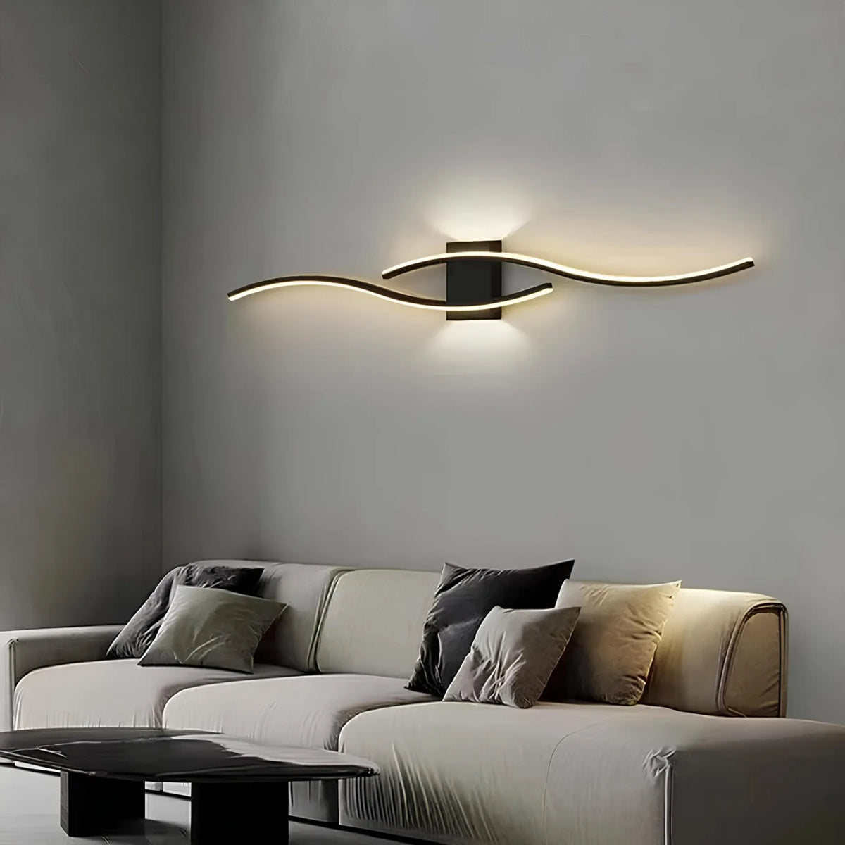 Elegante aplique de pared lineal para interiores modernos, iluminación de acento sutil para montaje en pared