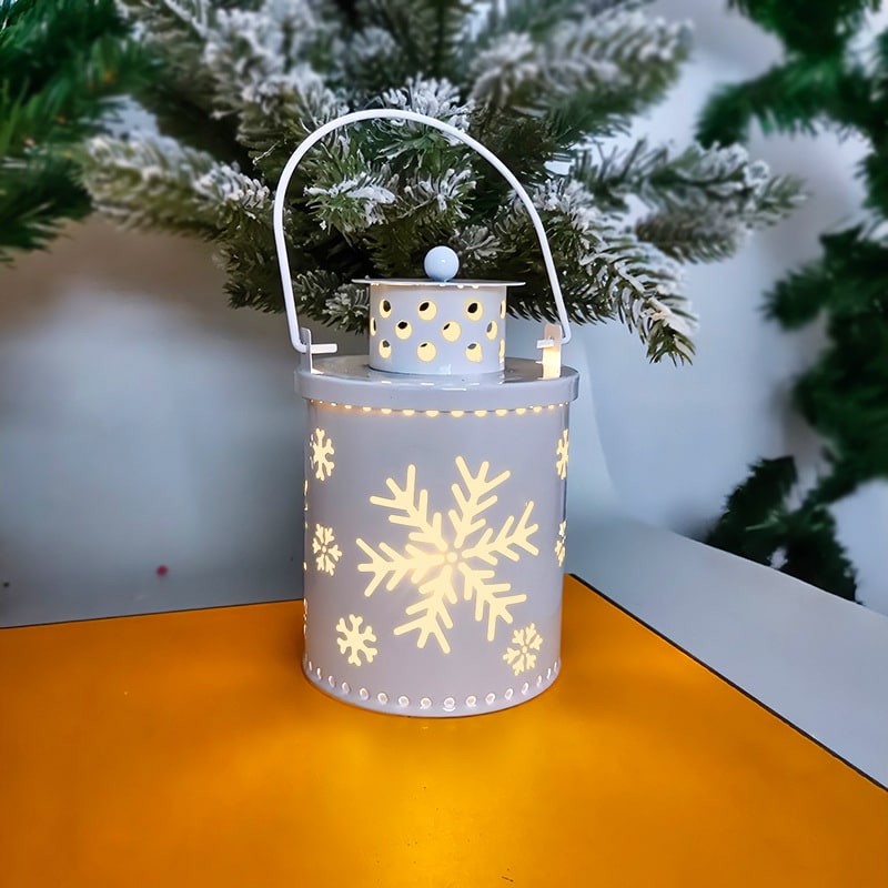 Farolillo LED de metal troquelado para decoración de mesa con árbol de Navidad y luces