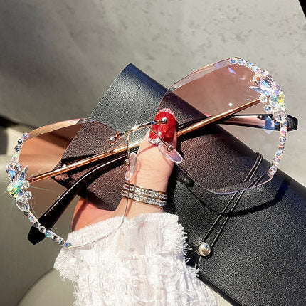 Gafas de sol sin montura con estrás