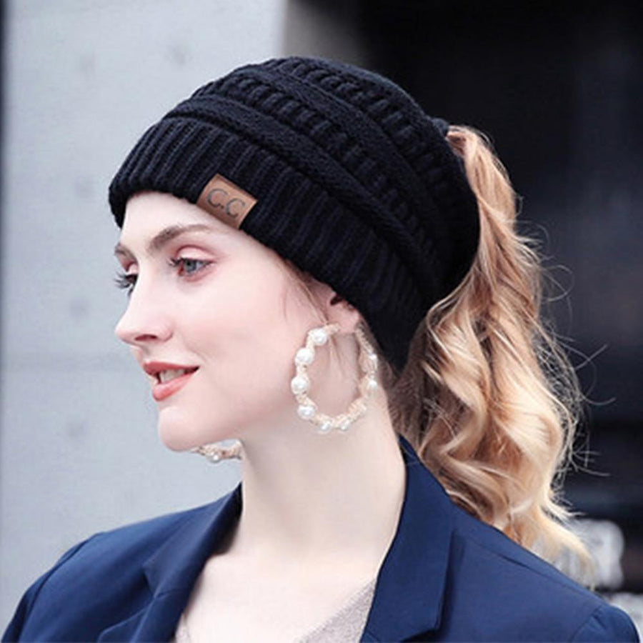 Gorro de punto de invierno para mujer con orificio para coleta – suave y casual
