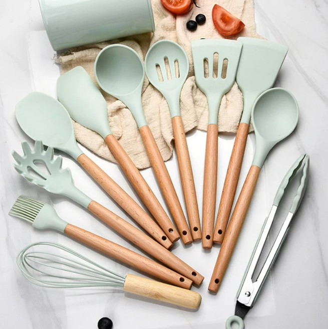 Juego de utensilios de cocina de silicona no tóxica y libre de BPA con mangos de madera