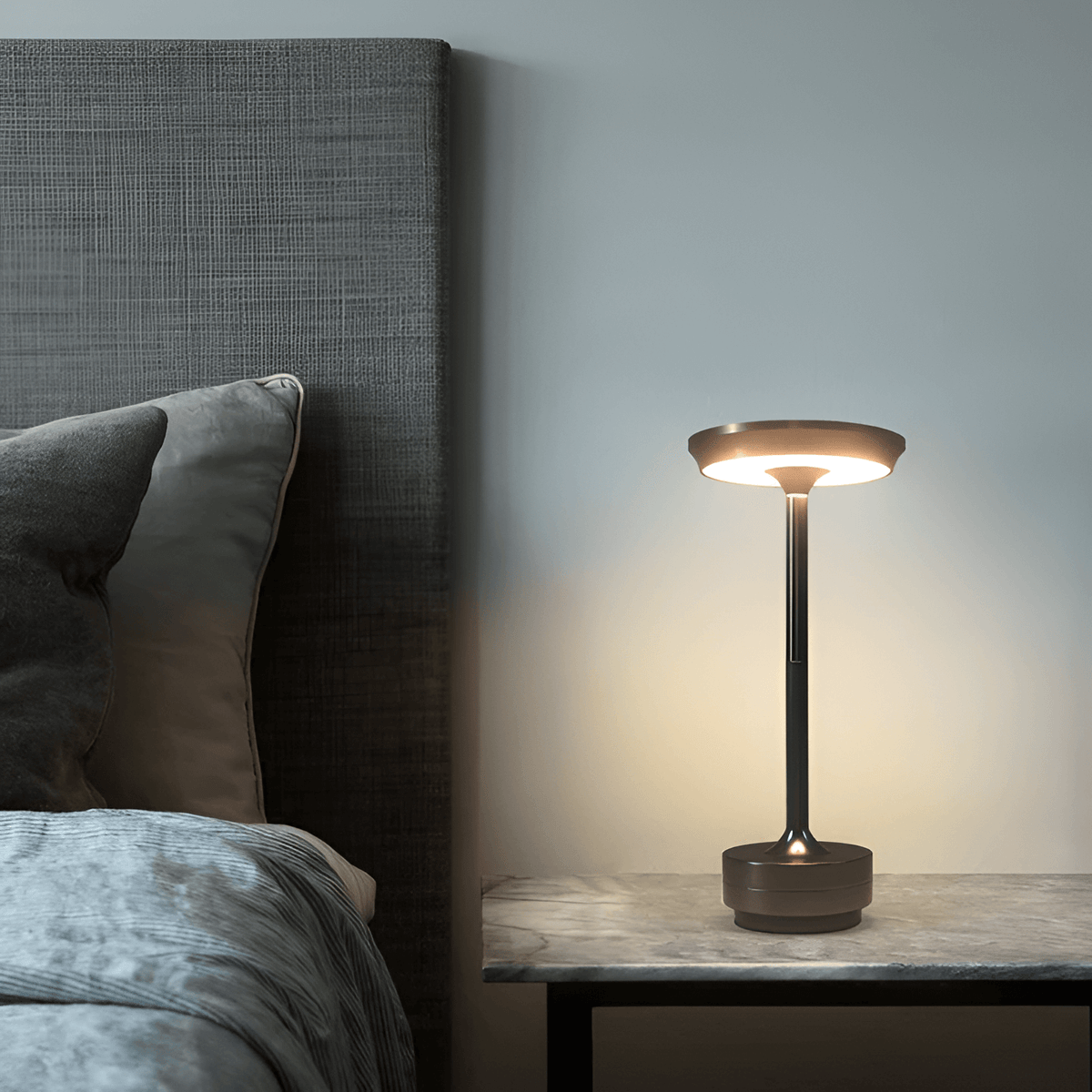 Lámpara de mesa LED inalámbrica y recargable