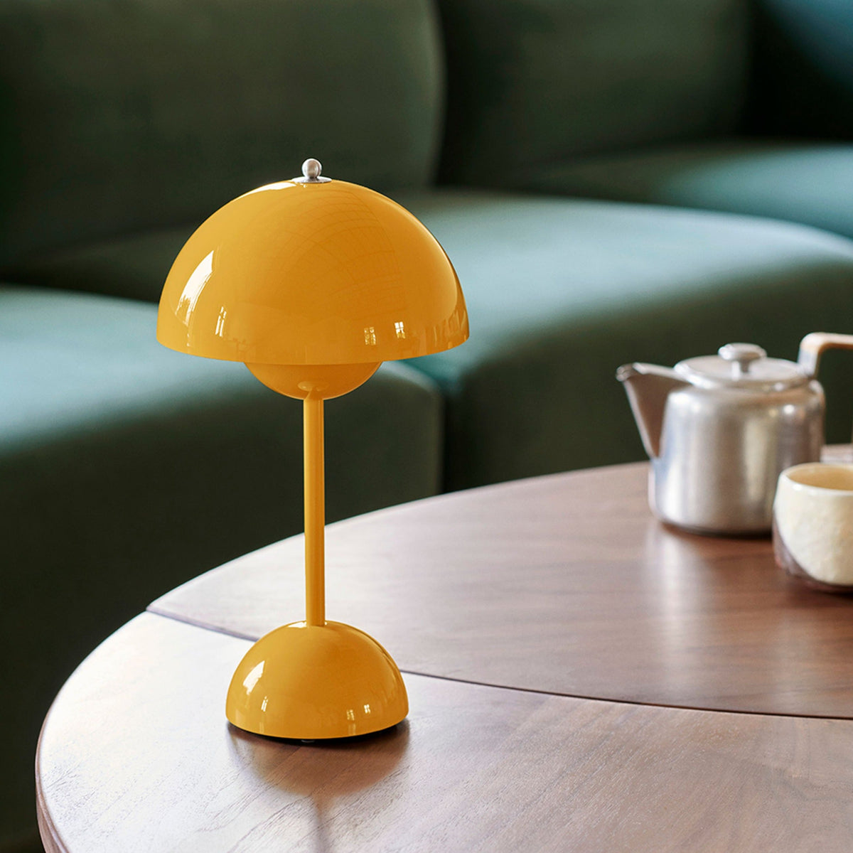 Lámpara de mesa LED retro inalámbrica con diseño de sombrilla