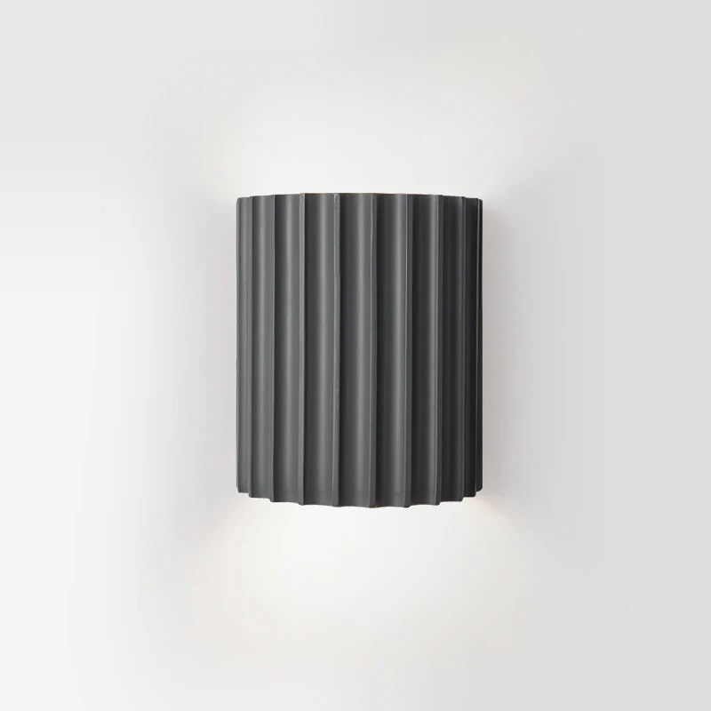 Lámpara de pared moderna con diseño en resina