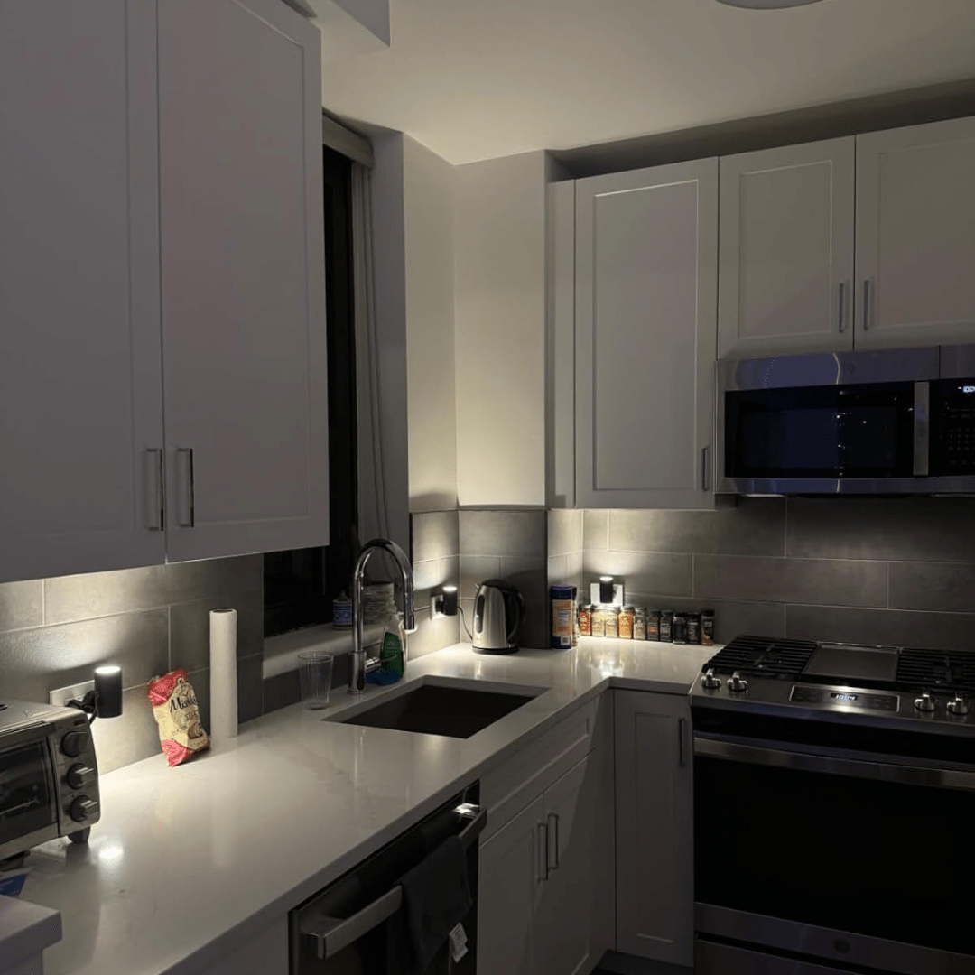 Lámpara LED inteligente con sensor automático