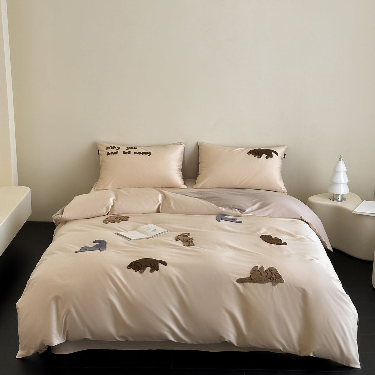 Lujoso juego de ropa de cama de efecto satén con apliques de animales de peluche
