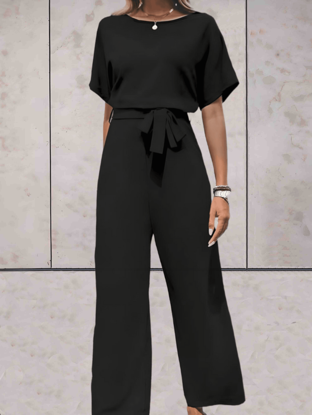 Mono Negro Elegante y Cómodo para Cualquier Ocasión