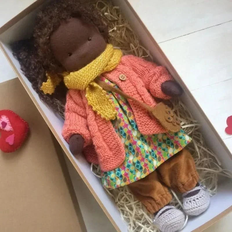 Muñeca de peluche hecha a mano – Juguete Elise de estilo Waldorf