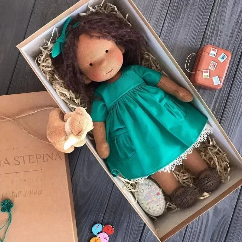 Muñeca de peluche hecha a mano - Juguete Waldorf Emma