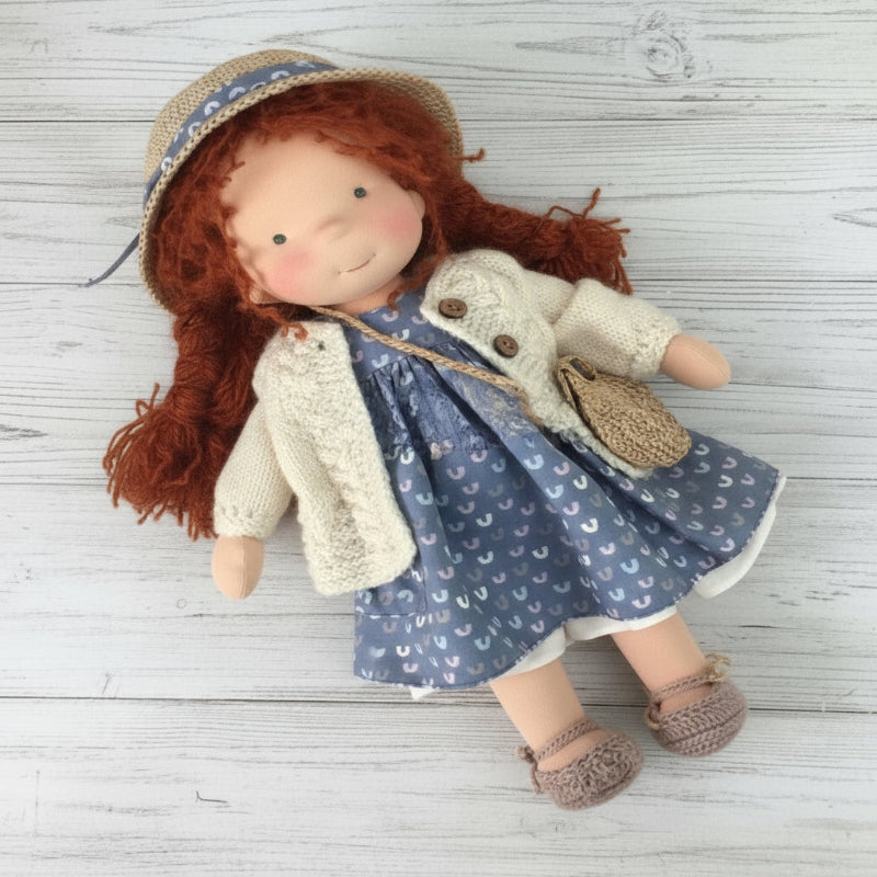 Muñeca Waldorf de algodón hecha a mano para juego creativo