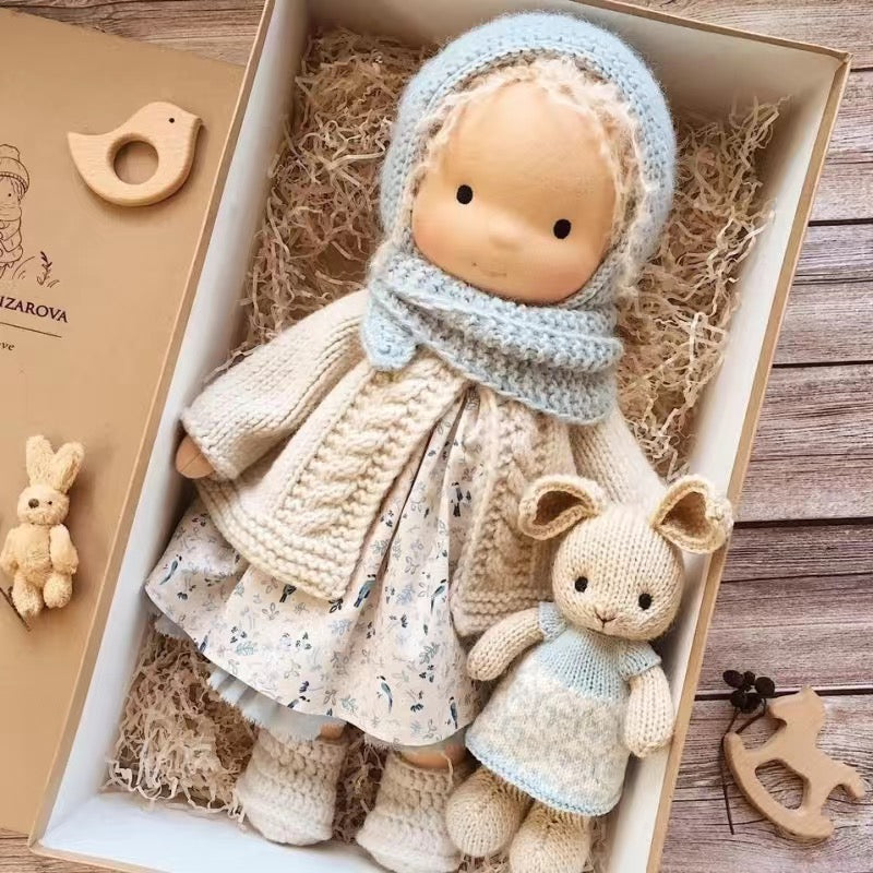 Muñeca Waldorf hecha a mano – Compañera de juego imaginativo | Juguete educativo natural para niños