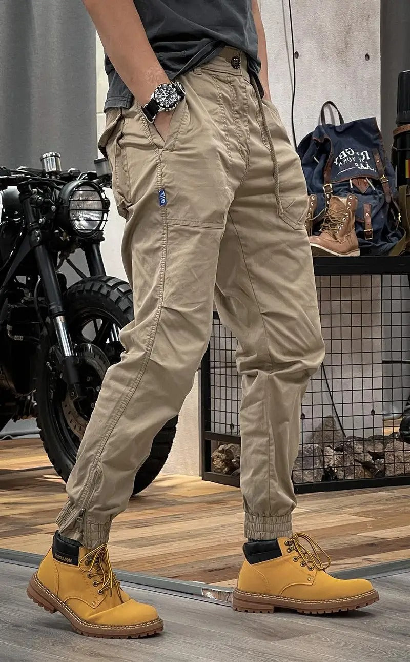 Pantalón cargo elástico