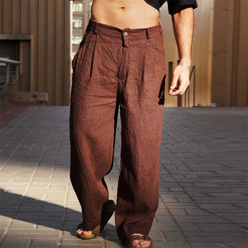 Pantalón de hombre con pinzas y pierna ancha