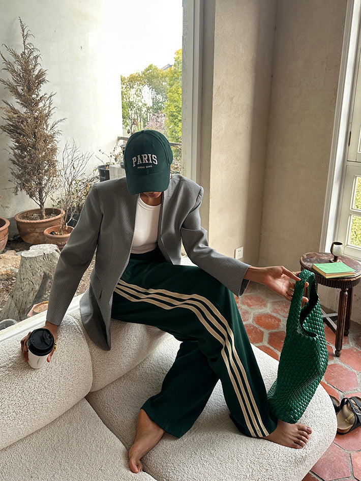 Pantalones deportivos de mujer con perneras anchas