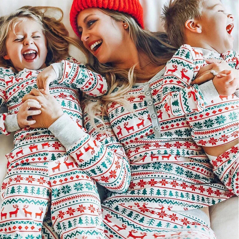 Pijamas navideños familiares | Cómodos y elegantes para todos