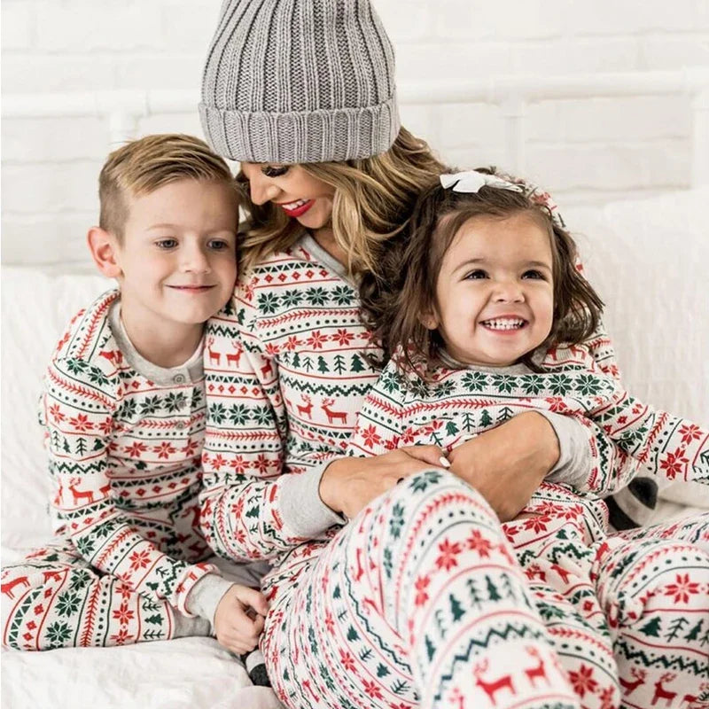 Pijamas navideños familiares | Cómodos y elegantes para todos