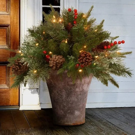Relleno navideño para macetero preiluminado con luces LED y piñas realistas