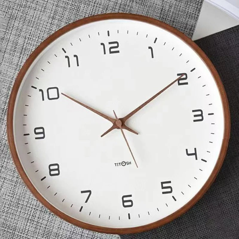 Reloj de pared minimalista de madera