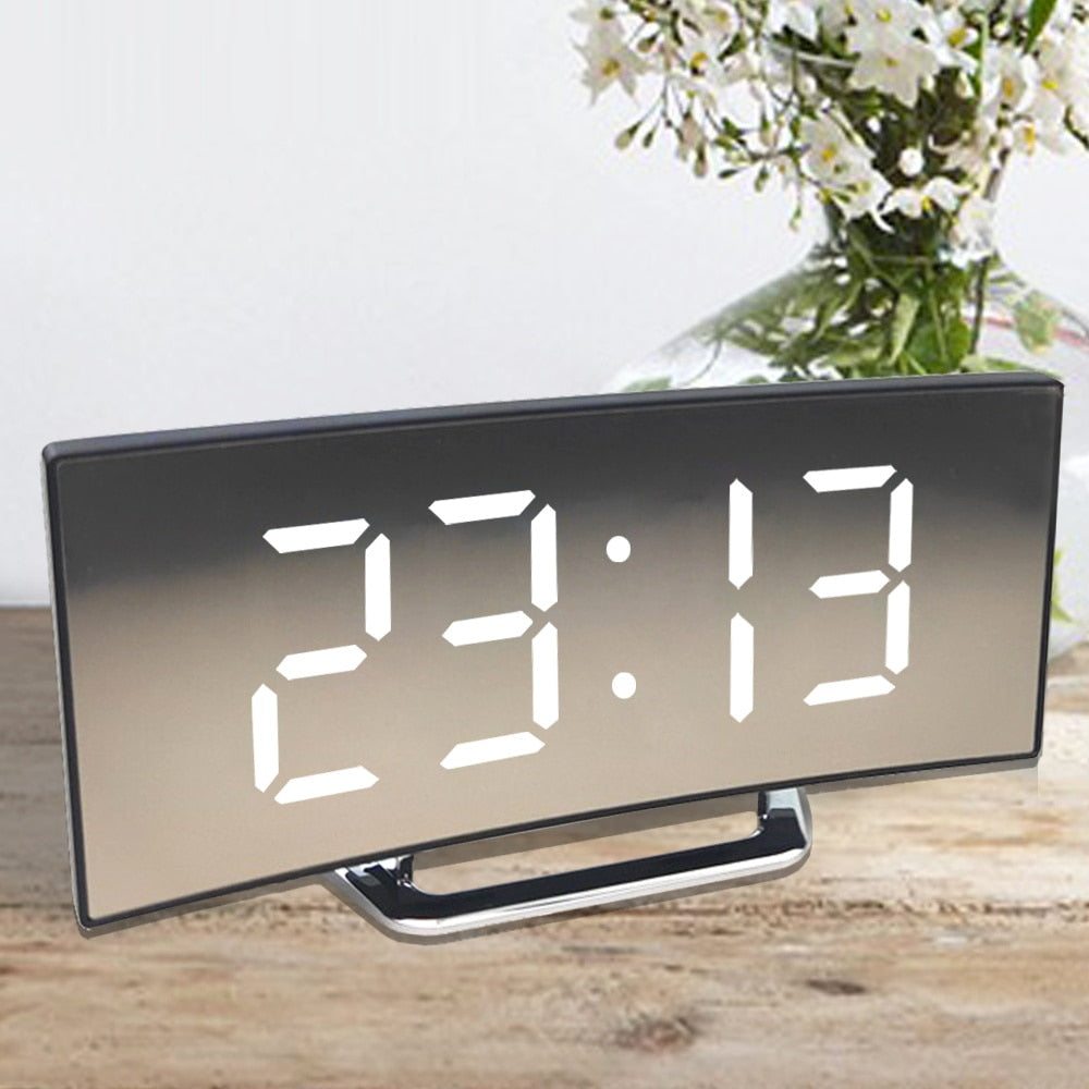 Reloj despertador con pantalla LED