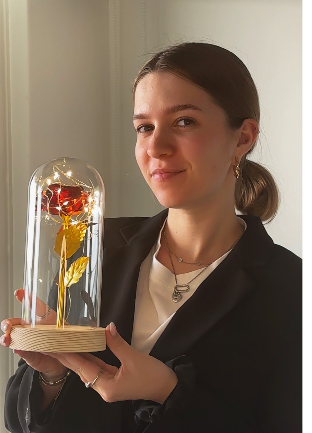 Rosa eterna | Rosa dorada en cúpula de cristal con iluminación LED
