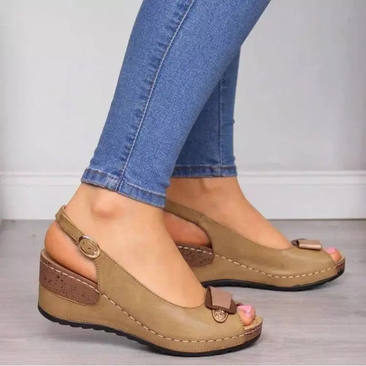 Sandalias de cuña para mujer con puntera abierta y tira trasera