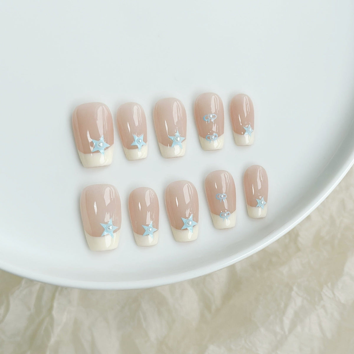 Set de nail art con detalles de estrellas y gemas