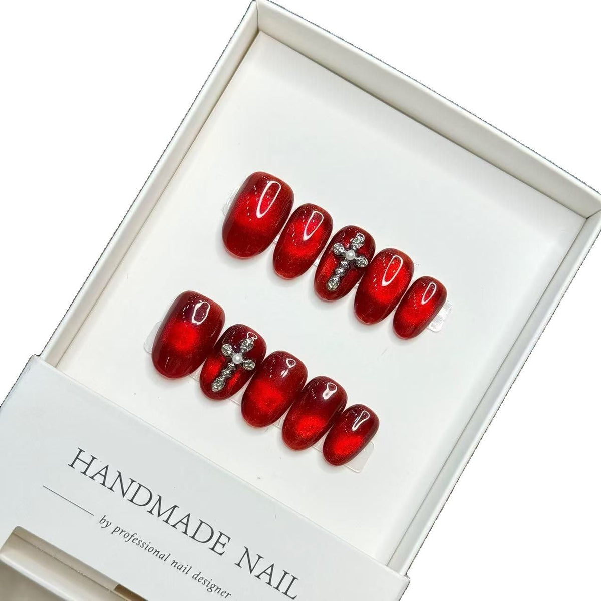 Set de uñas postizas adhesivas artesanales y artísticas con detalles de cruz