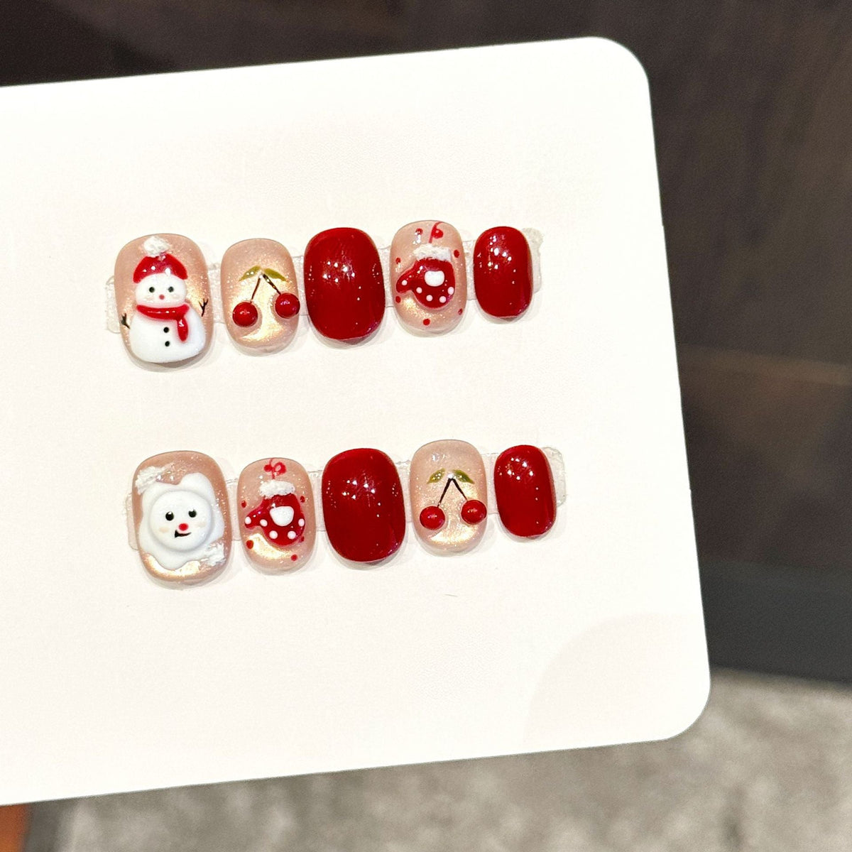 Set de uñas postizas adhesivas con temática navideña de fantasía
