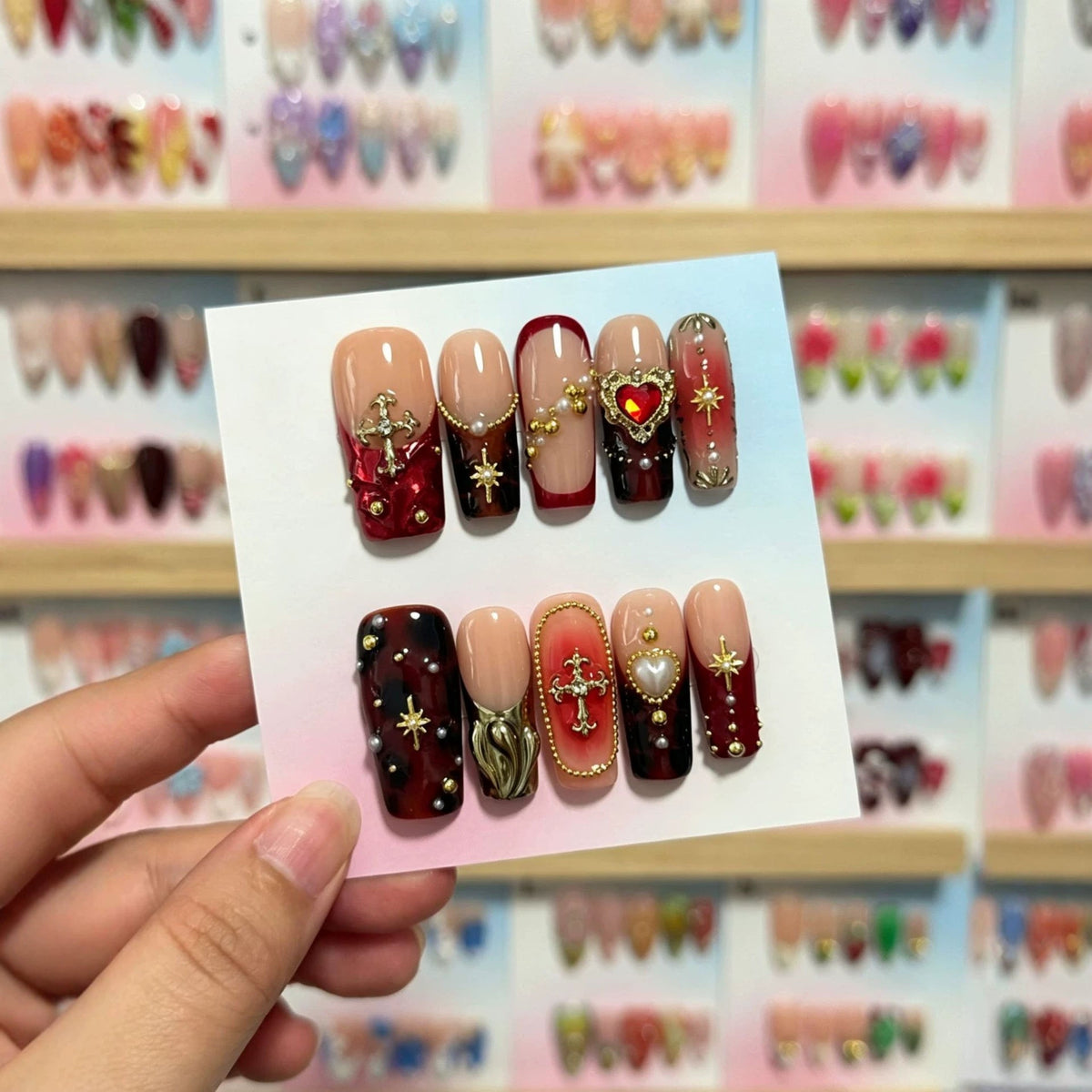 Set de uñas postizas press-on de lujo con detalles de pedrería