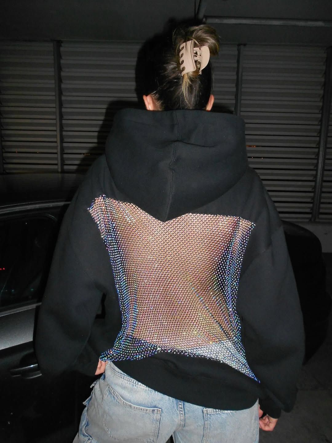 Sudadera con capucha y cristales