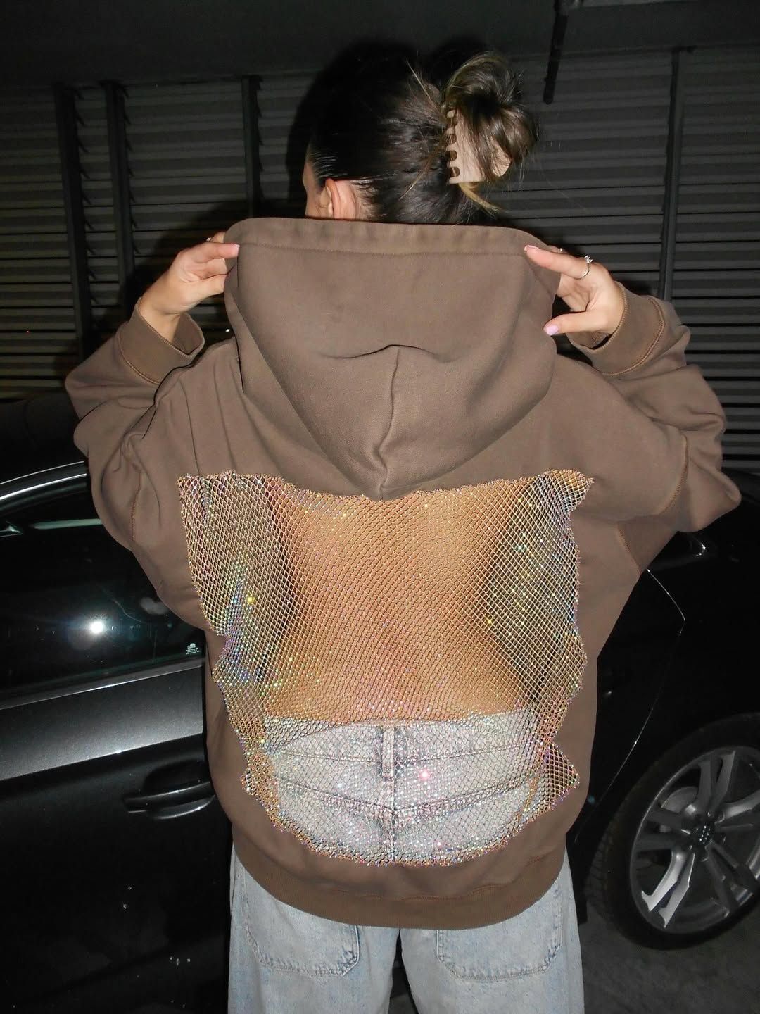 Sudadera con capucha y cristales
