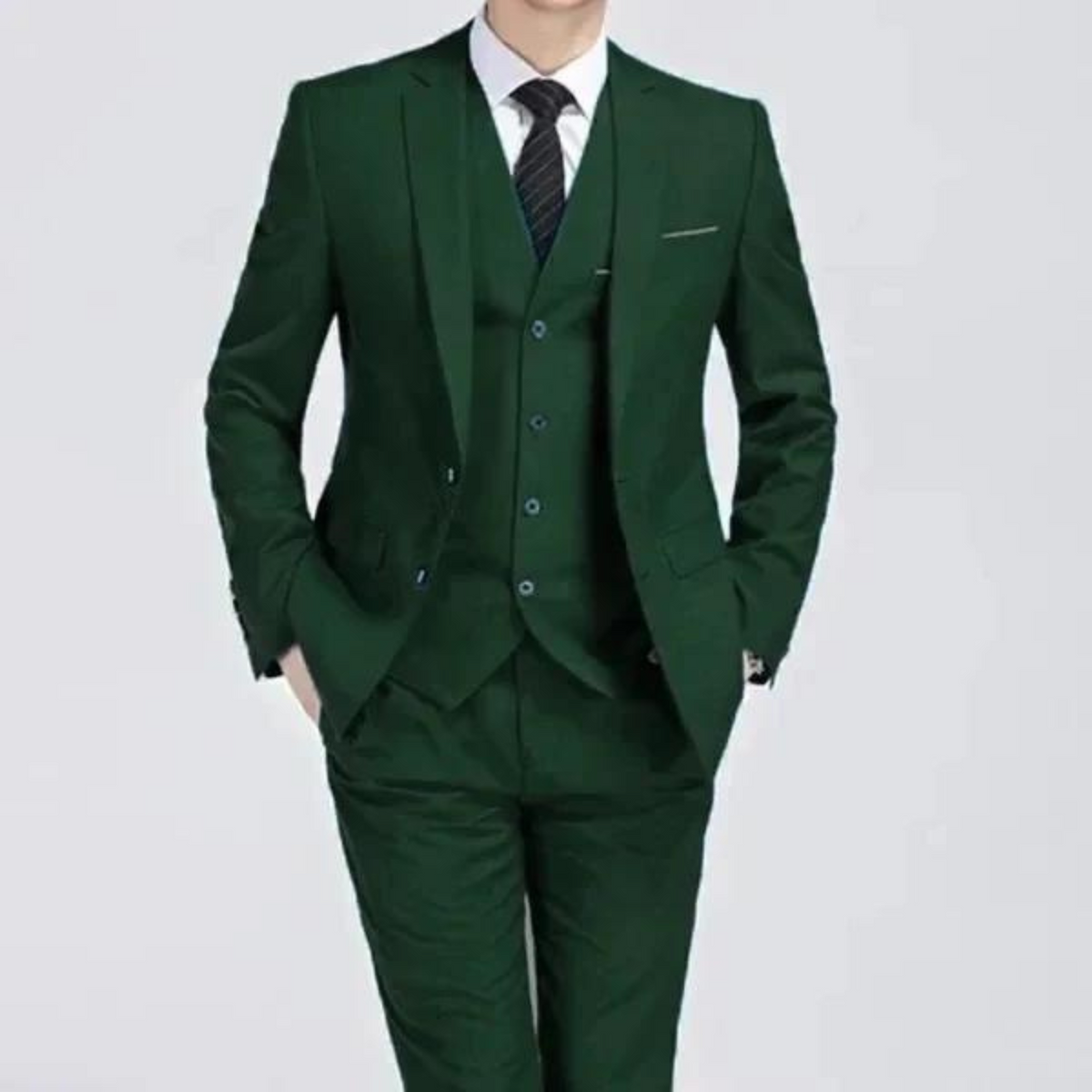 Traje clásico de tres piezas para primavera