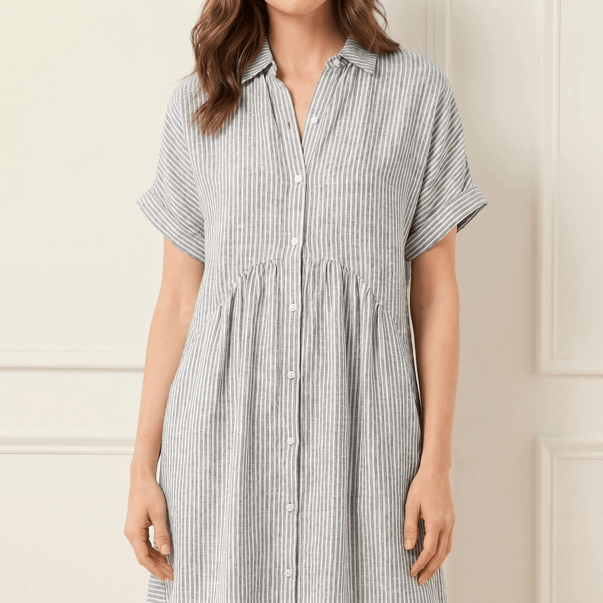 Vestido camisero midi a rayas con bolsillos