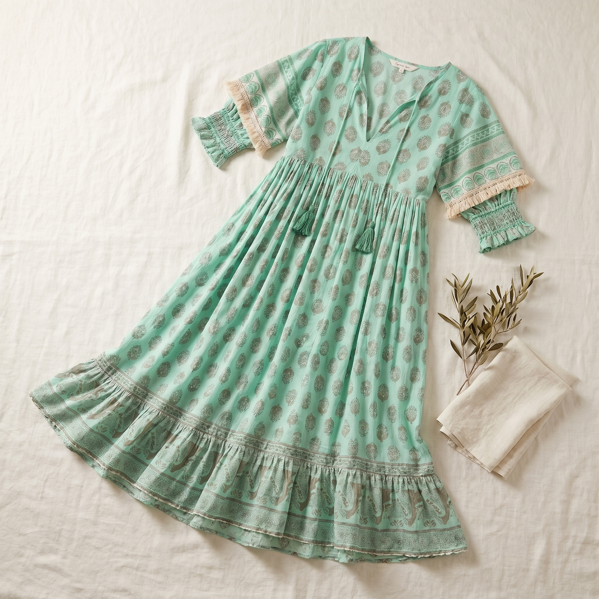 Vestido Floral de Mujer con Cuello en V | Vestido de Cóctel Vaporoso de Verano