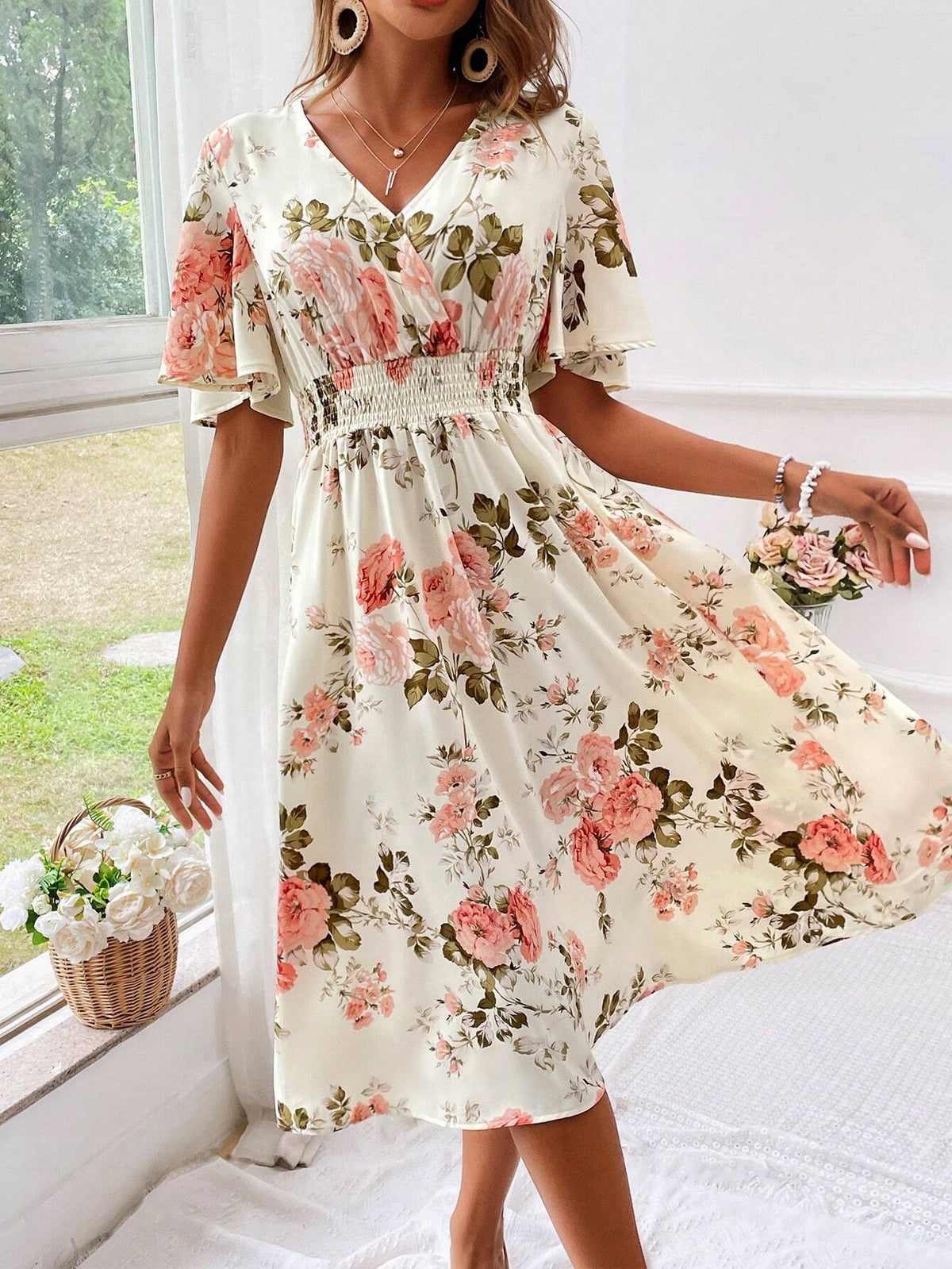 Vestido midi evasé con escote en V