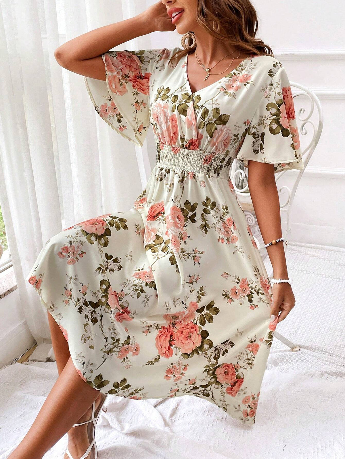 Vestido midi evasé con escote en V
