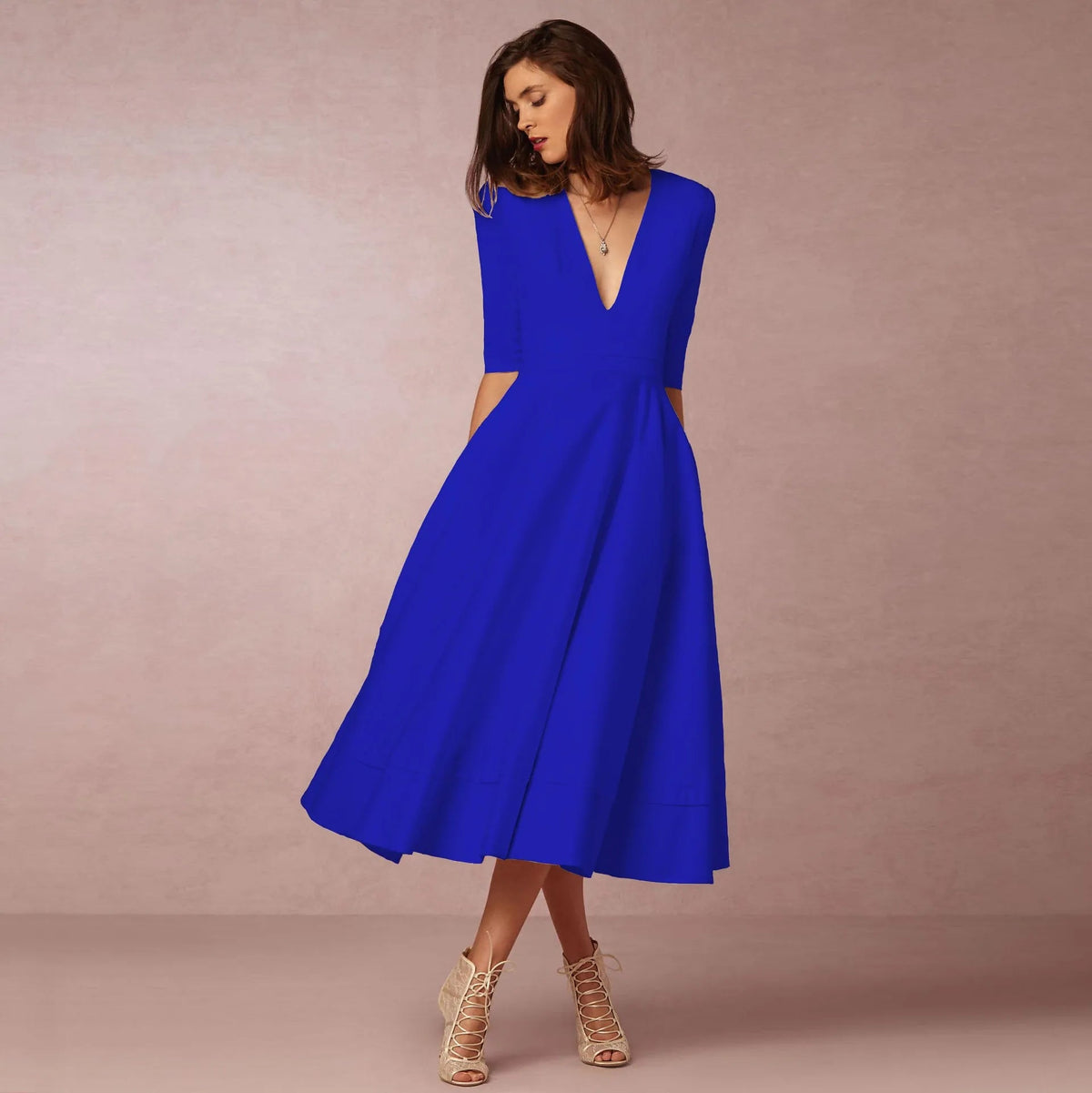 Vestido midi evasé para mujer con escote en V