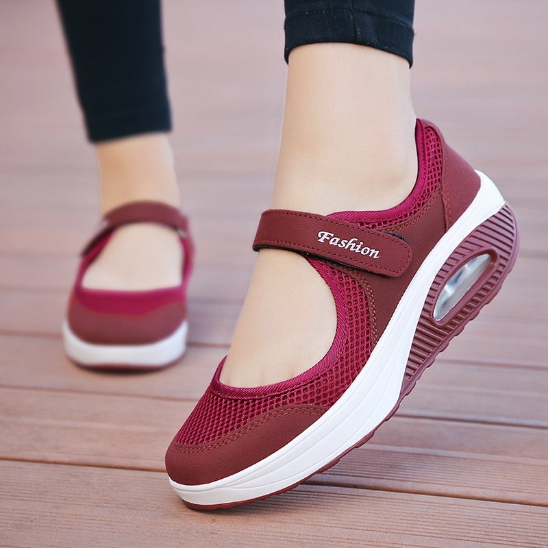 Zapatillas modernas y transpirables para mujer