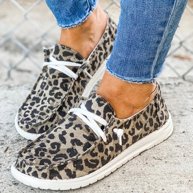Zapatos casuales y cómodos con cordones